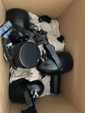 1038984-1 Speakers / sound system