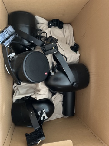 1038984-2 Speakers / sound system