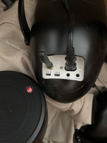 1038984-6 Speakers / sound system