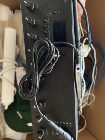 1038984-7 Speakers / sound system