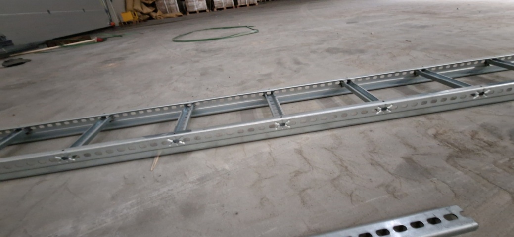 1063293-8 Set - 300 meters cable ladder 200mm