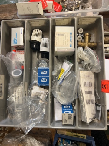 1052125-3 Various spare parts and pipe parts