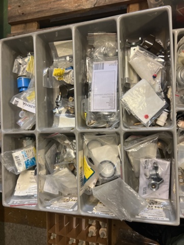 1052125-7 Various spare parts and pipe parts