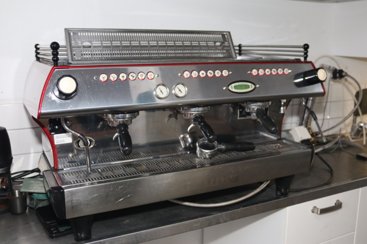 1063394-1 La Marzocco FB80 3 group, Espresso machine.
