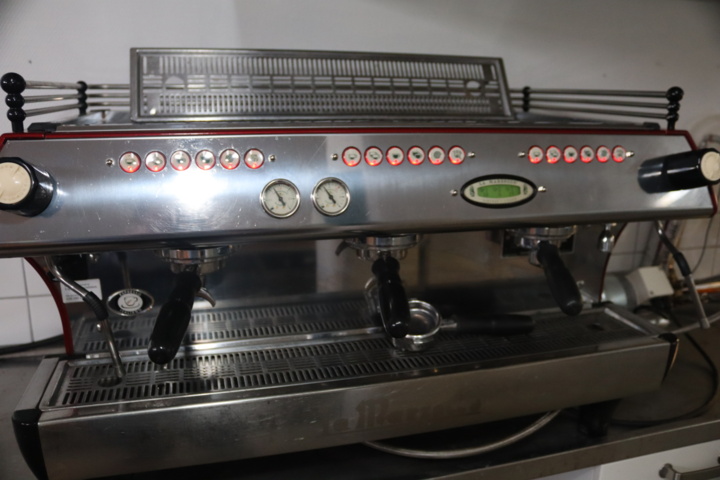 1063394-5 La Marzocco FB80 3 group, Espresso machine.