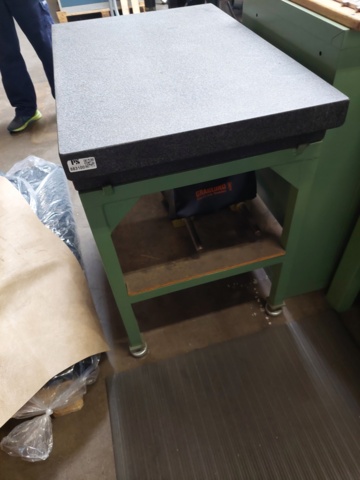 883100-3 Diabase table 92 x 60