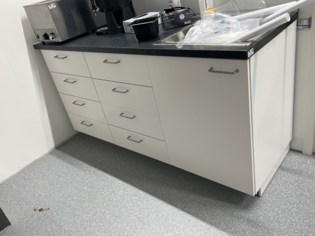 1024260-4 Kitchen benches and cupboards for dismantling