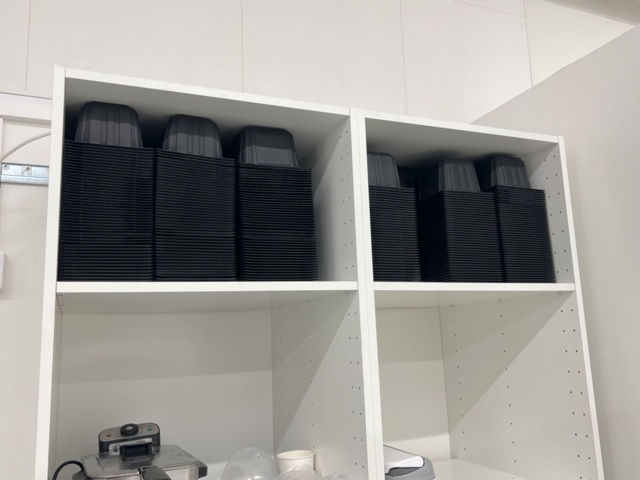 1024260-21 Kitchen benches and cupboards for dismantling