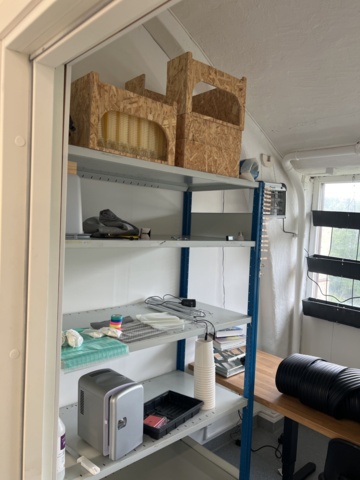 1024289-2 Desk, growing trough and accessories