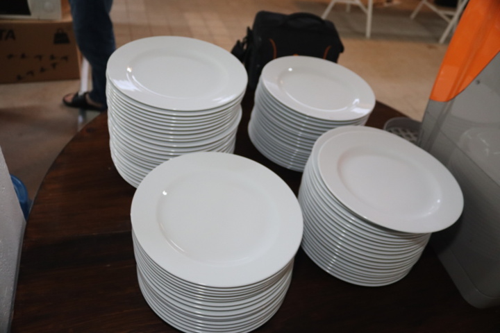 1063760-3 Porcelain plates, white, 27 cm, 30 pcs