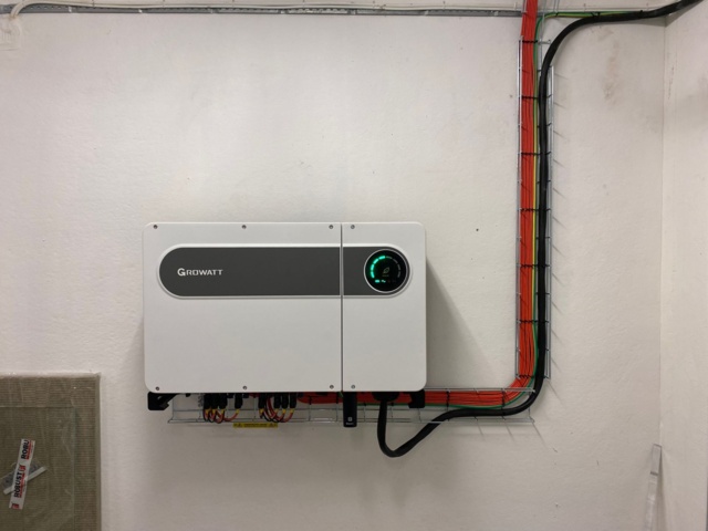 1063757-5 Solar cell package for ground mounting, Growatt 100 kW ON-grid, 244 pcs full black panel