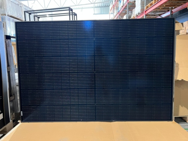 1063757-7 Solar cell package for ground mounting, Growatt 100 kW ON-grid, 244 pcs full black panel