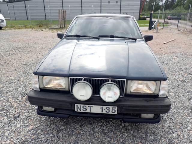 1062947-2 Volvo 740 2.3 Manual, 115hp, 1988