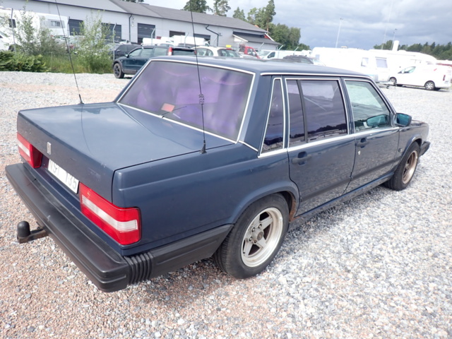 1062947-4 Volvo 740 2.3 Manual, 115hp, 1988