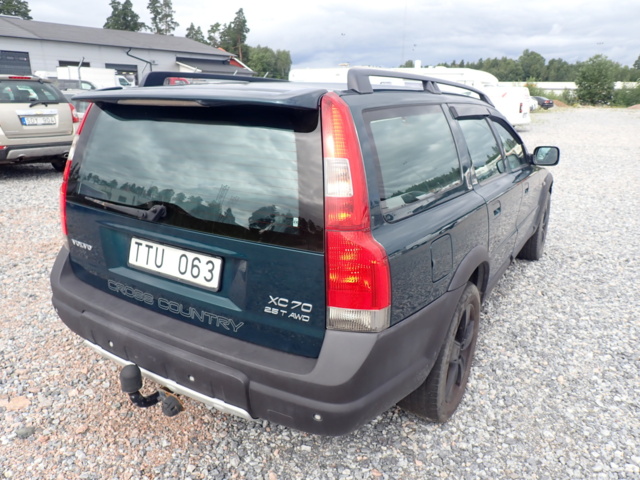 1062948-5 Volvo XC70 2.5T AWD Manual, 210hp, 2003