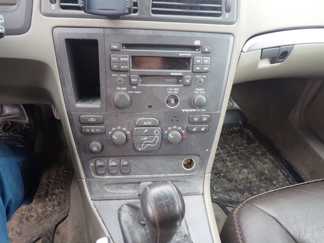 1062948-10 Volvo XC70 2.5T AWD Manual, 210hp, 2003