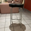1049013-2 Standing table with 3 bar stools