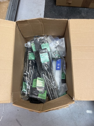 1039454-1 Diverse nya borrar, sågblad, bits, skruv, bultar mm