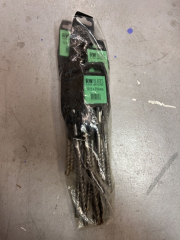 1039454-2 Diverse nya borrar, sågblad, bits, skruv, bultar mm