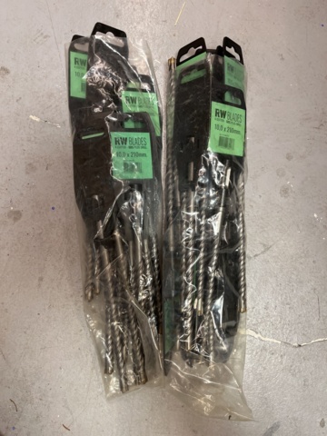 1039454-3 Diverse nya borrar, sågblad, bits, skruv, bultar mm