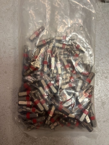 1039454-14 Diverse nya borrar, sågblad, bits, skruv, bultar mm