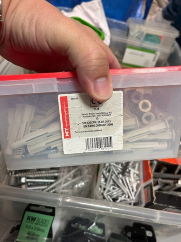 1039454-20 Diverse nya borrar, sågblad, bits, skruv, bultar mm