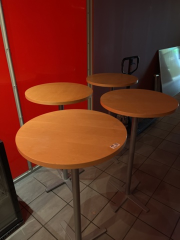 1049021-1 Wooden standing table, 4 pcs