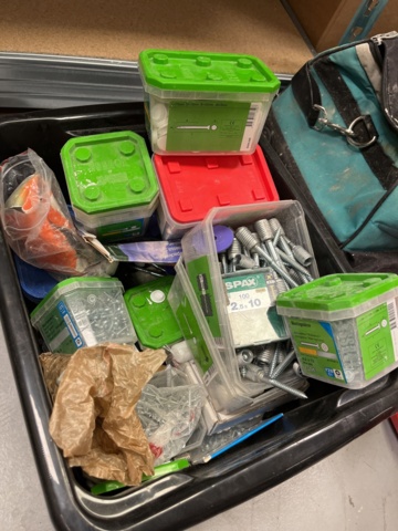 1039454-25 Diverse nya borrar, sågblad, bits, skruv, bultar mm