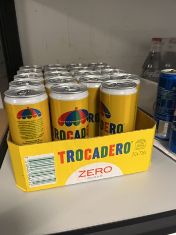 1038997-7 Various drinks