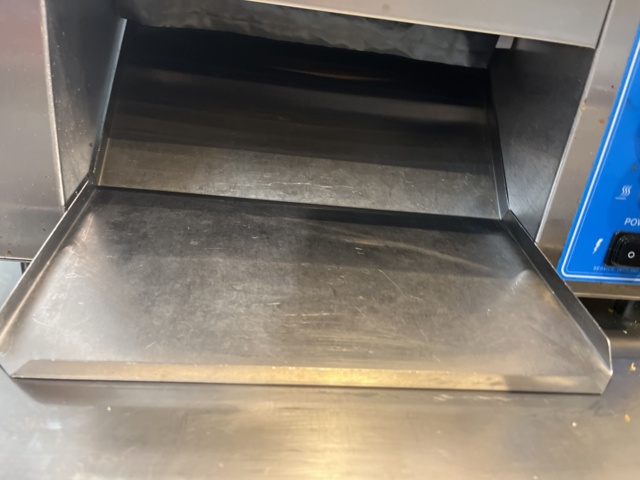 1039003-8 Toaster Antunes incl. Stainless steel table