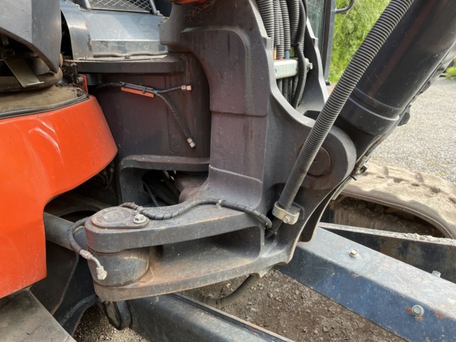 1039462-8 Kubota KX080-4