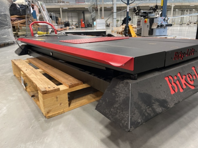 996548-4 Motorcycle scissor lift