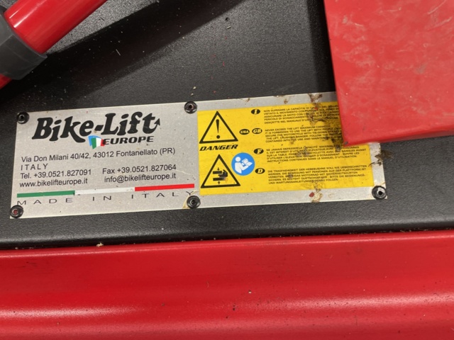 996548-18 Motorcycle scissor lift