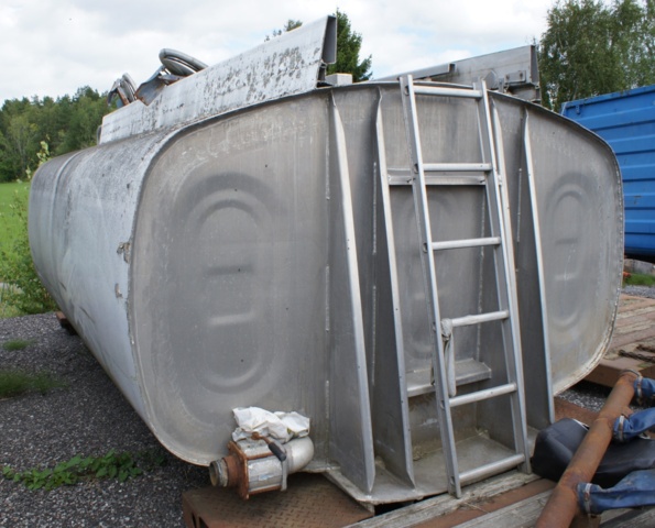 773430-1 Vattentunna på flak