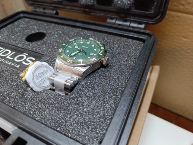 1064558-14 Lot of TIMELESS watches and watch boxes