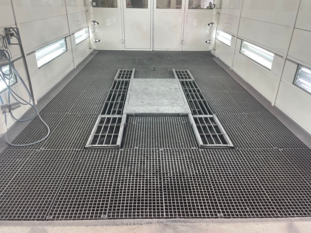 1049037-11 Paint box Pivab combi box with heat recovery and lift