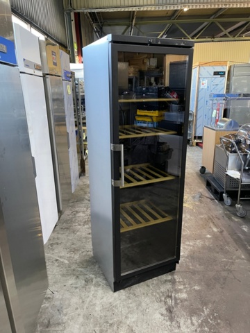 898442-1 Vestfrost wine cooler VKG571 with room for 116 bottles