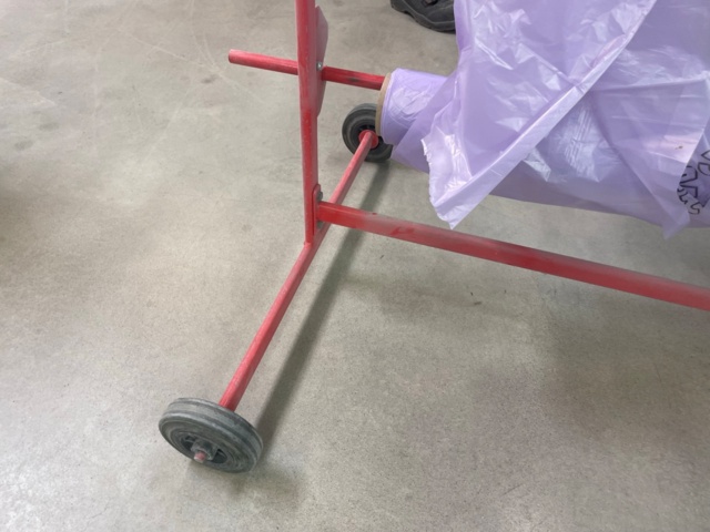 1049062-3 Masking trolley, red