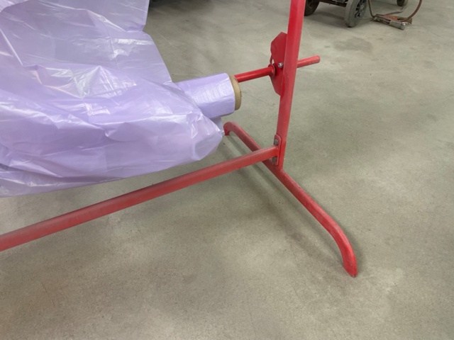 1049062-4 Masking trolley, red