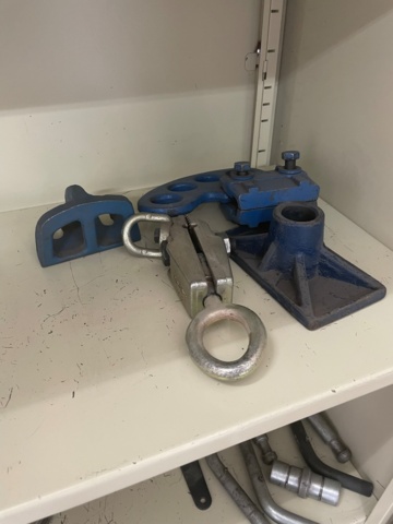 1049067-5 Sheet metal cabinet with alignment tool