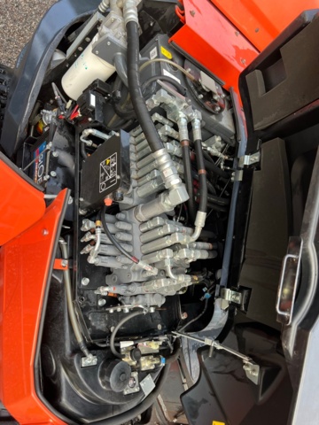 1039462-13 Kubota KX080-4