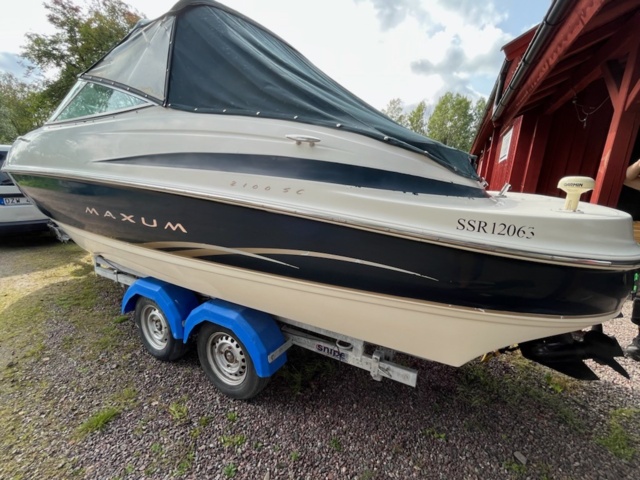 1072113-4 Maxum 2100 SC Daycrusier 2001 V8 Mercury 5.7