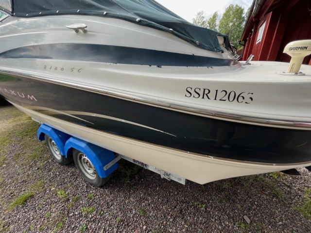 1072113-6 Maxum 2100 SC Daycrusier 2001 V8 Mercury 5.7