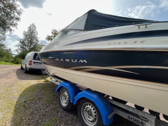 1072113-8 Maxum 2100 SC Daycrusier 2001 V8 Mercury 5.7