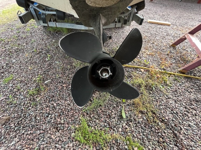 1072113-32 Maxum 2100 SC Daycrusier 2001 V8 Mercury 5.7