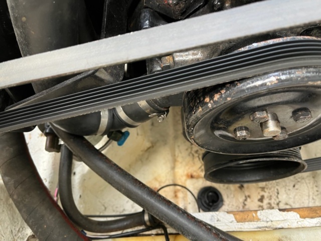 1072113-37 Maxum 2100 SC Daycrusier 2001 V8 Mercury 5.7