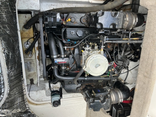 1072113-39 Maxum 2100 SC Daycrusier 2001 V8 Mercury 5.7