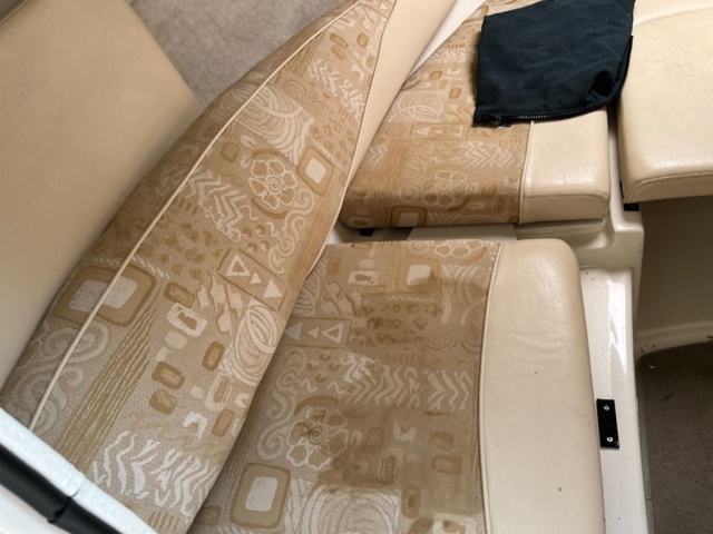 1072113-57 Maxum 2100 SC Daycrusier 2001 V8 Mercury 5.7