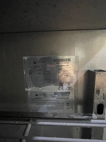 898446-3 Restaurant refrigerator Gemm 700 liters. Purchased in 2021. Tested, works