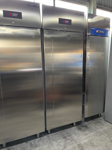 898447-1 Restaurant refrigerator Gemm 700 liters. Purchased in 2021. Tested, works